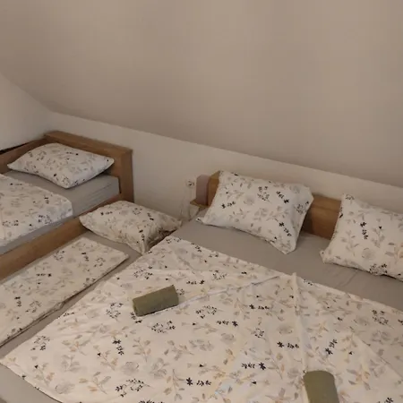 Lägenhet Apartma Sveti Duh